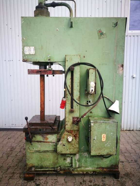 Prasa hydrauliczna Veb Wema 3